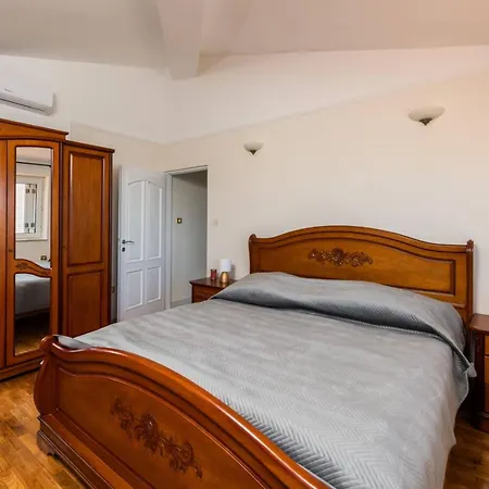 Appartamento Donatella -apt 2- Mit Meerblick By Interhome