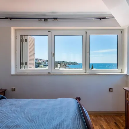 Appartamento Donatella -apt 2- Mit Meerblick By Interhome